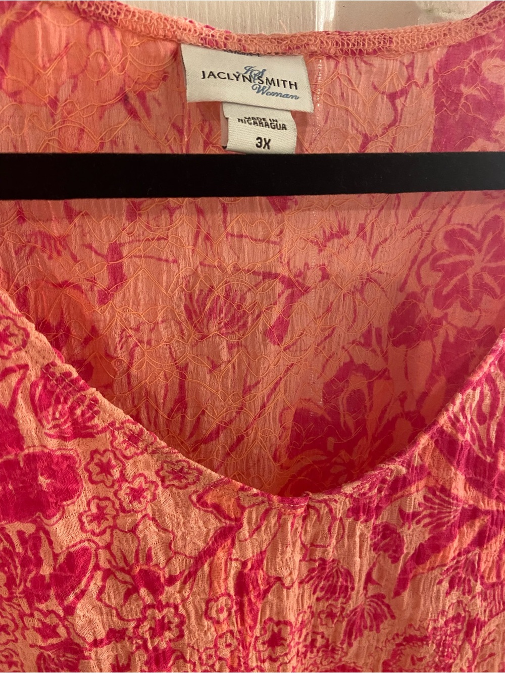 Jaclyn Smith 3X  V-Neck Top Lightweight - Picture 2 of 3